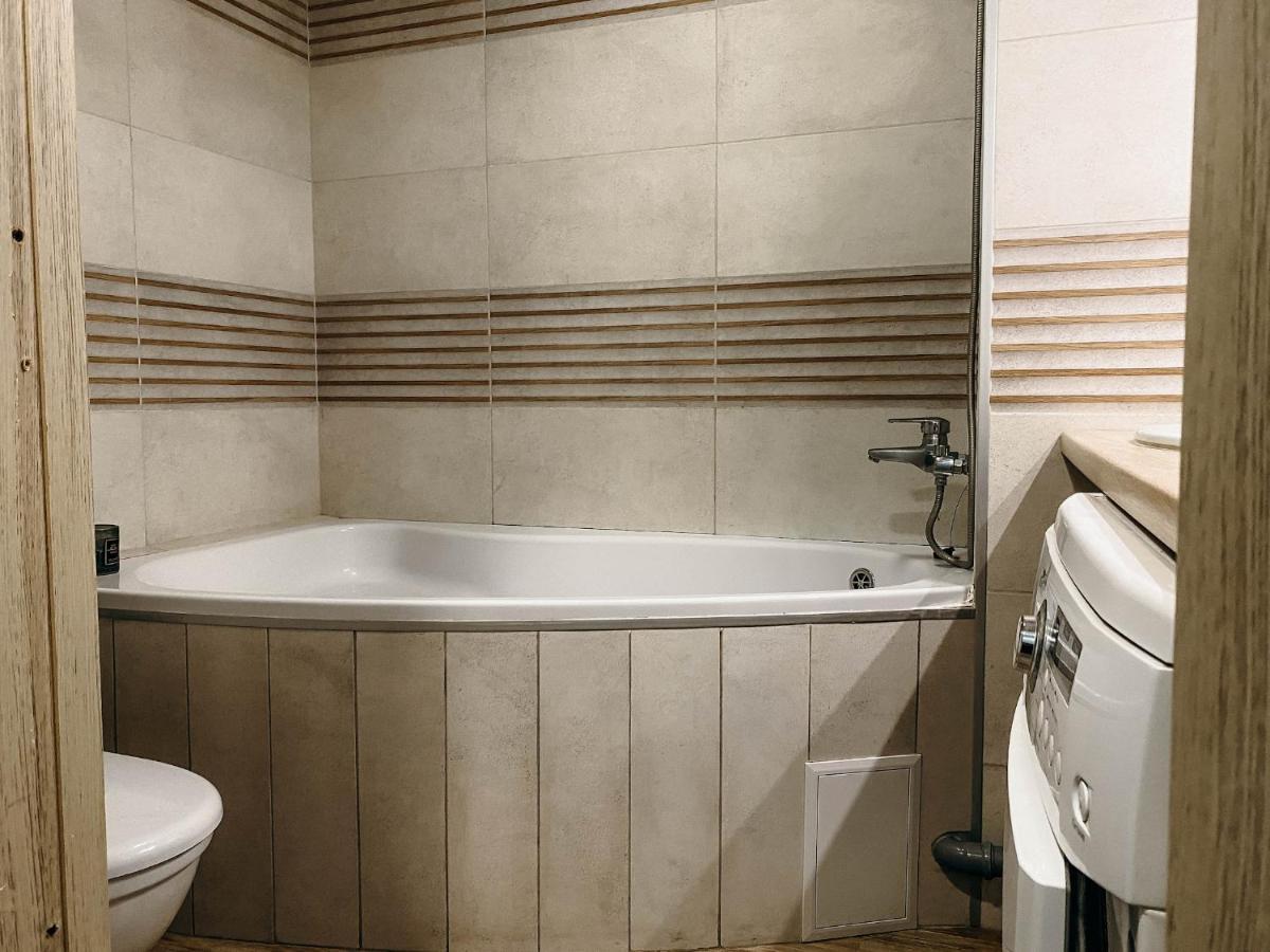 Апартаменти В Центрі Міста Ternopil Ngoại thất bức ảnh