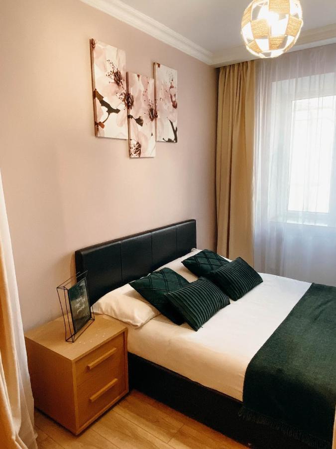 Апартаменти В Центрі Міста Ternopil Ngoại thất bức ảnh