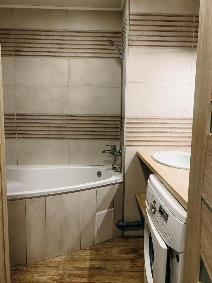 Апартаменти В Центрі Міста Ternopil Ngoại thất bức ảnh