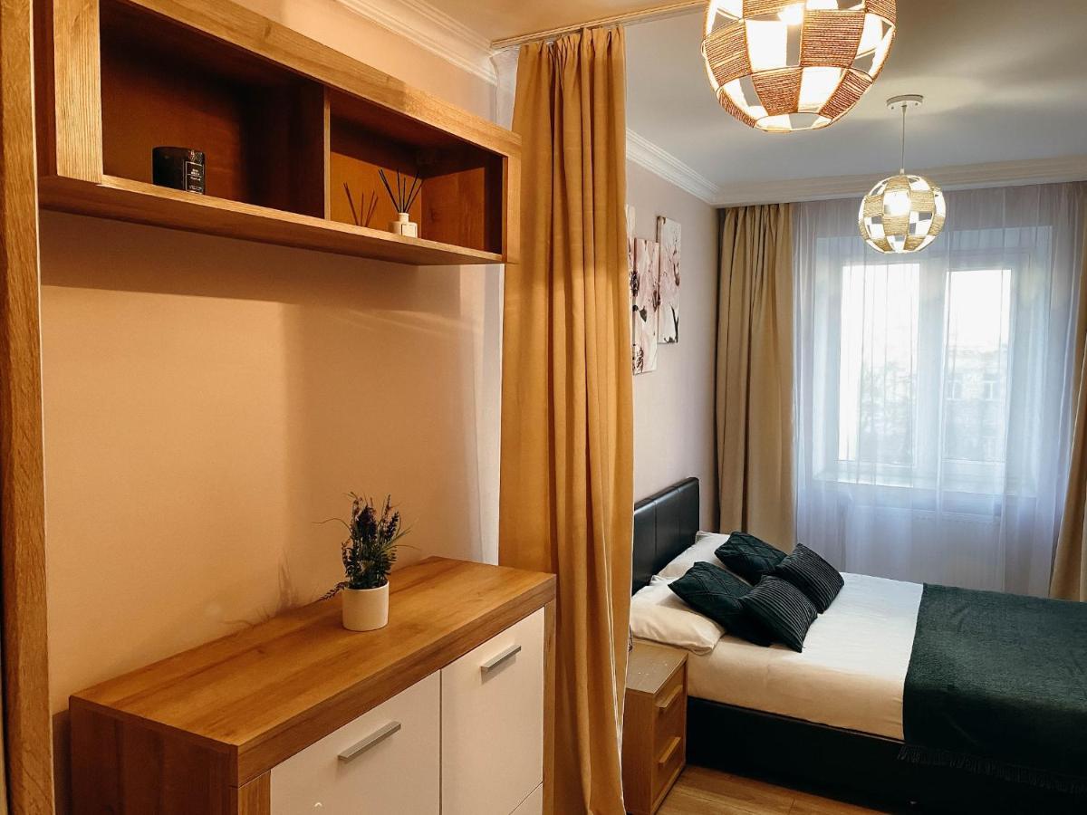 Апартаменти В Центрі Міста Ternopil Ngoại thất bức ảnh